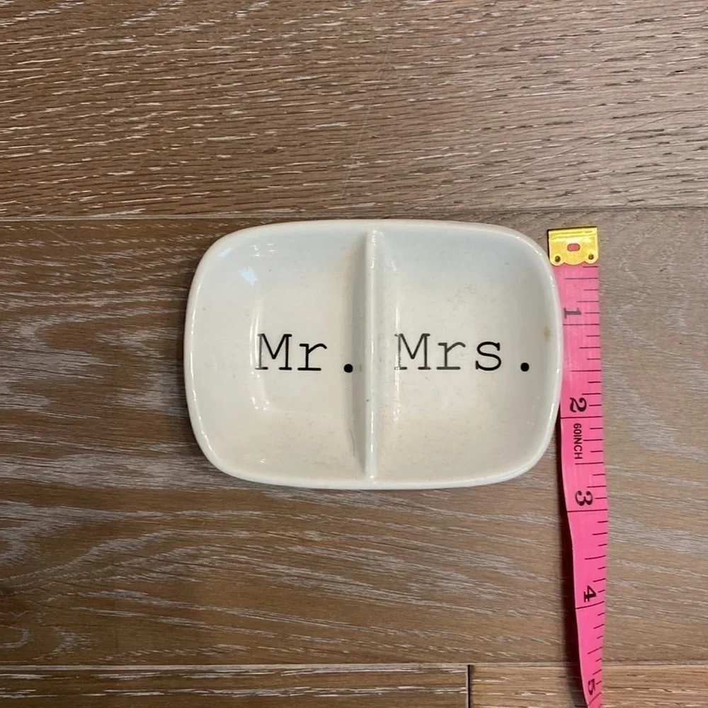 Creative Co-Op Mr & Mrs Ring Holder